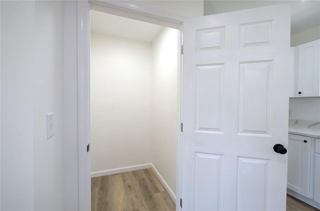 516 Baxter Road Southeast Calhoun, GA 30701 - Photo 22 of 47 a view of a hallway