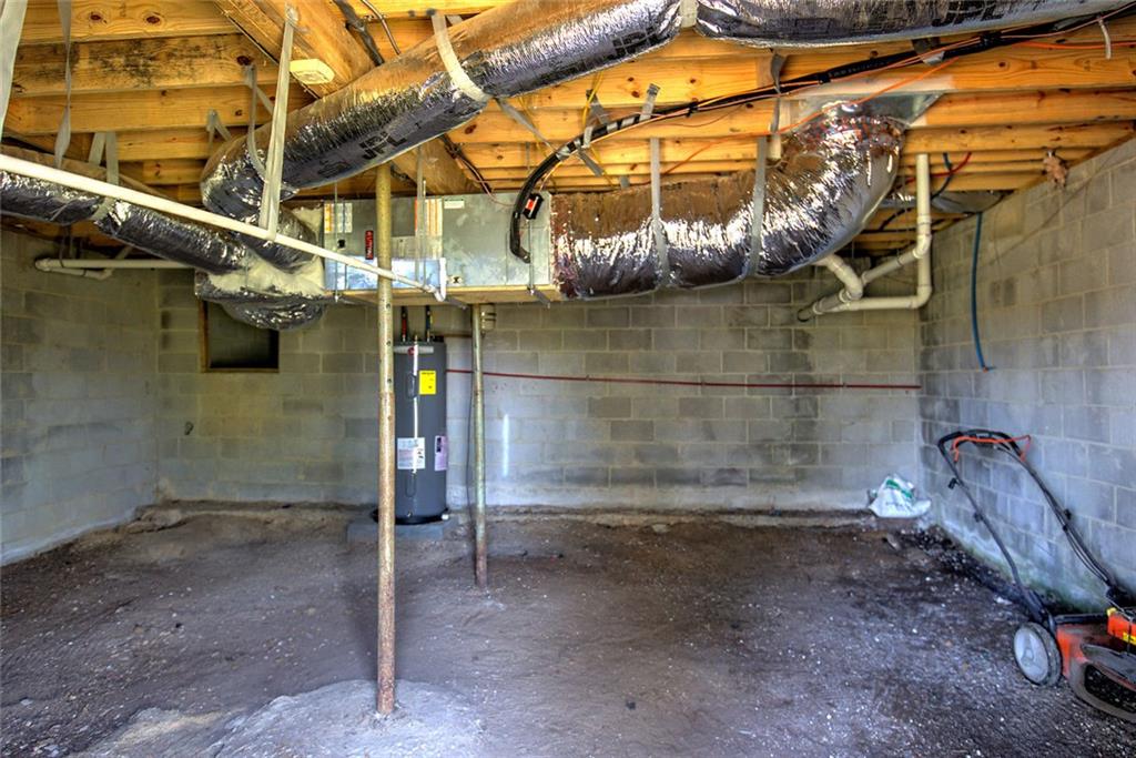 516 Baxter Road Southeast Calhoun, GA 30701 - Photo 42 of 47 a bathroom with a shower