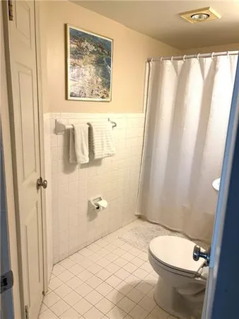 $1,395 | 1205 St Charles Avenue, Unit 1202, New Orleans, LA 70130