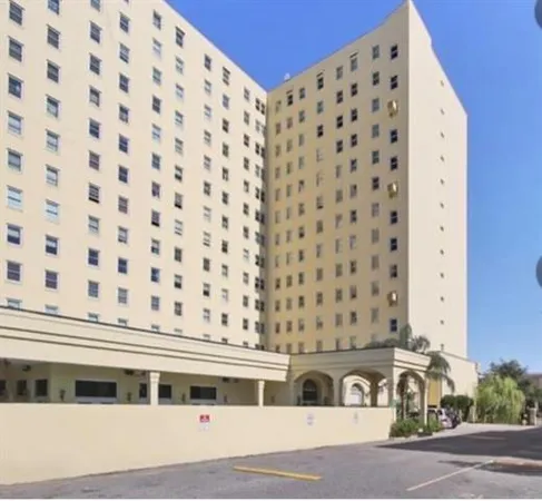 $1,395 | 1205 St Charles Avenue, Unit 1202, New Orleans, LA 70130