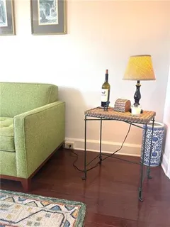 $1,395 | 1205 St Charles Avenue, Unit 1202, New Orleans, LA 70130