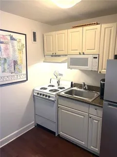 $1,395 | 1205 St Charles Avenue, Unit 1202, New Orleans, LA 70130