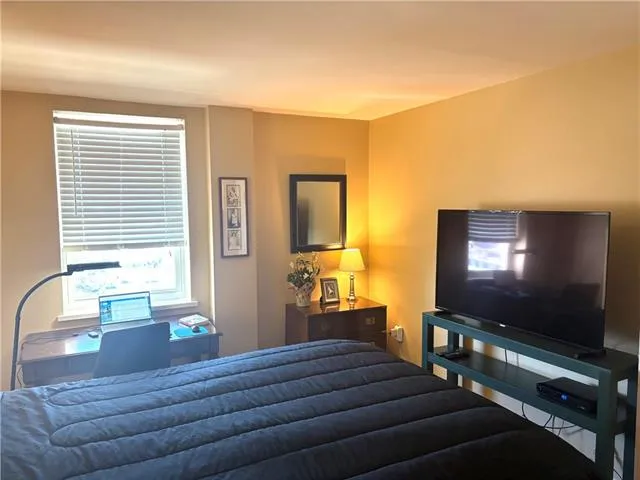 $1,395 | 1205 St Charles Avenue, Unit 1202, New Orleans, LA 70130