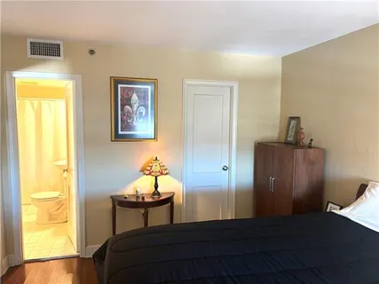 $1,395 | 1205 St Charles Avenue, Unit 1202, New Orleans, LA 70130