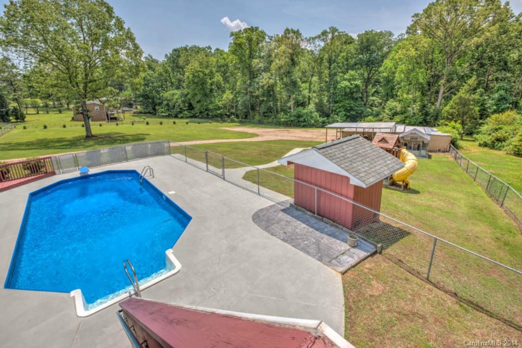 2530 Starnes Road Charlotte, NC 28214 - Photo 3 of 24 Gallery Image 3