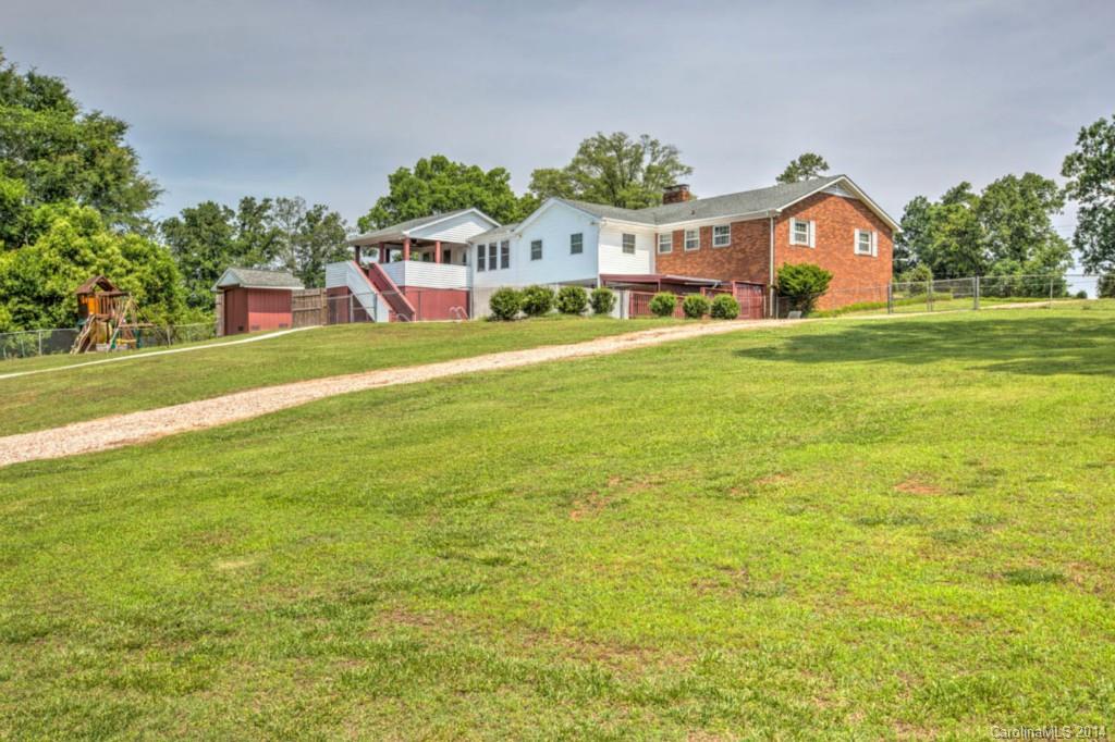 2530 Starnes Road Charlotte, NC 28214 - Photo 6 of 24 Gallery Image 6