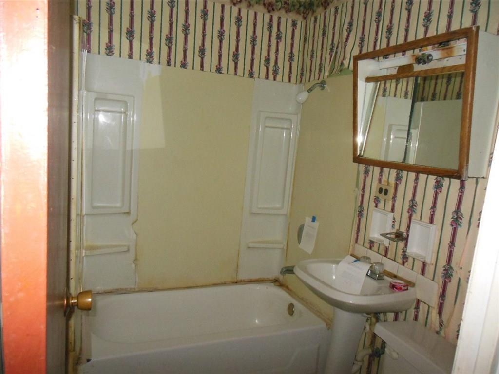 4053 Biscayne Road Indianapolis, IN 46226 - Photo 6 of 15