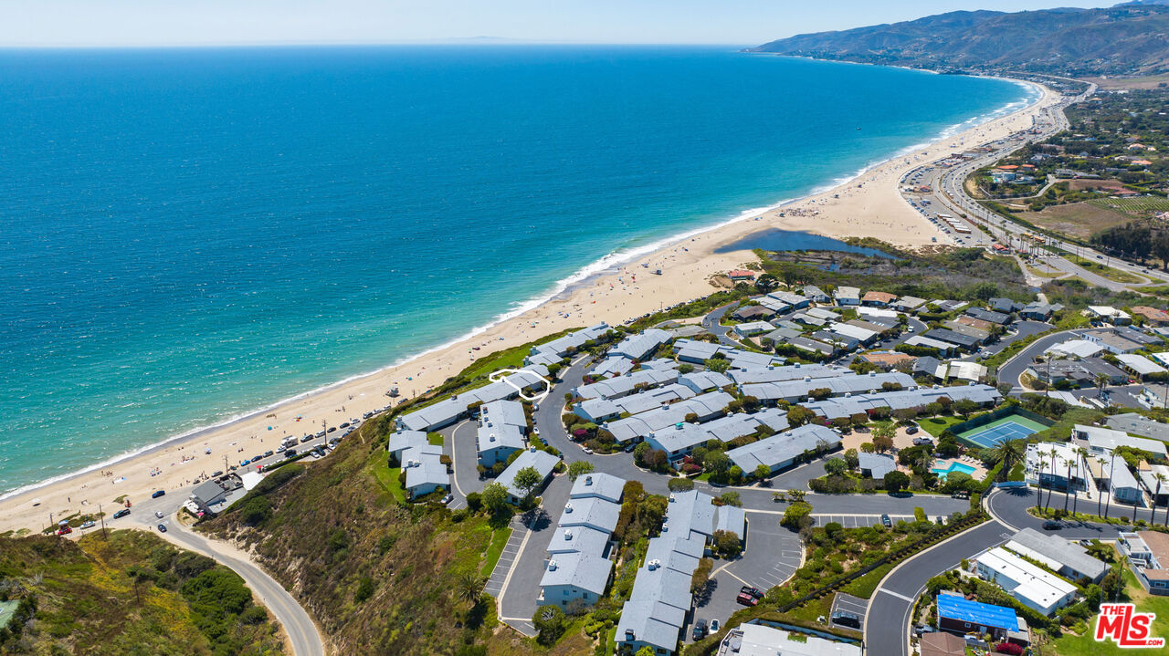 6801 Shearwater Lane Malibu, CA 90265 - Photo 3 of 33 a view of ocean