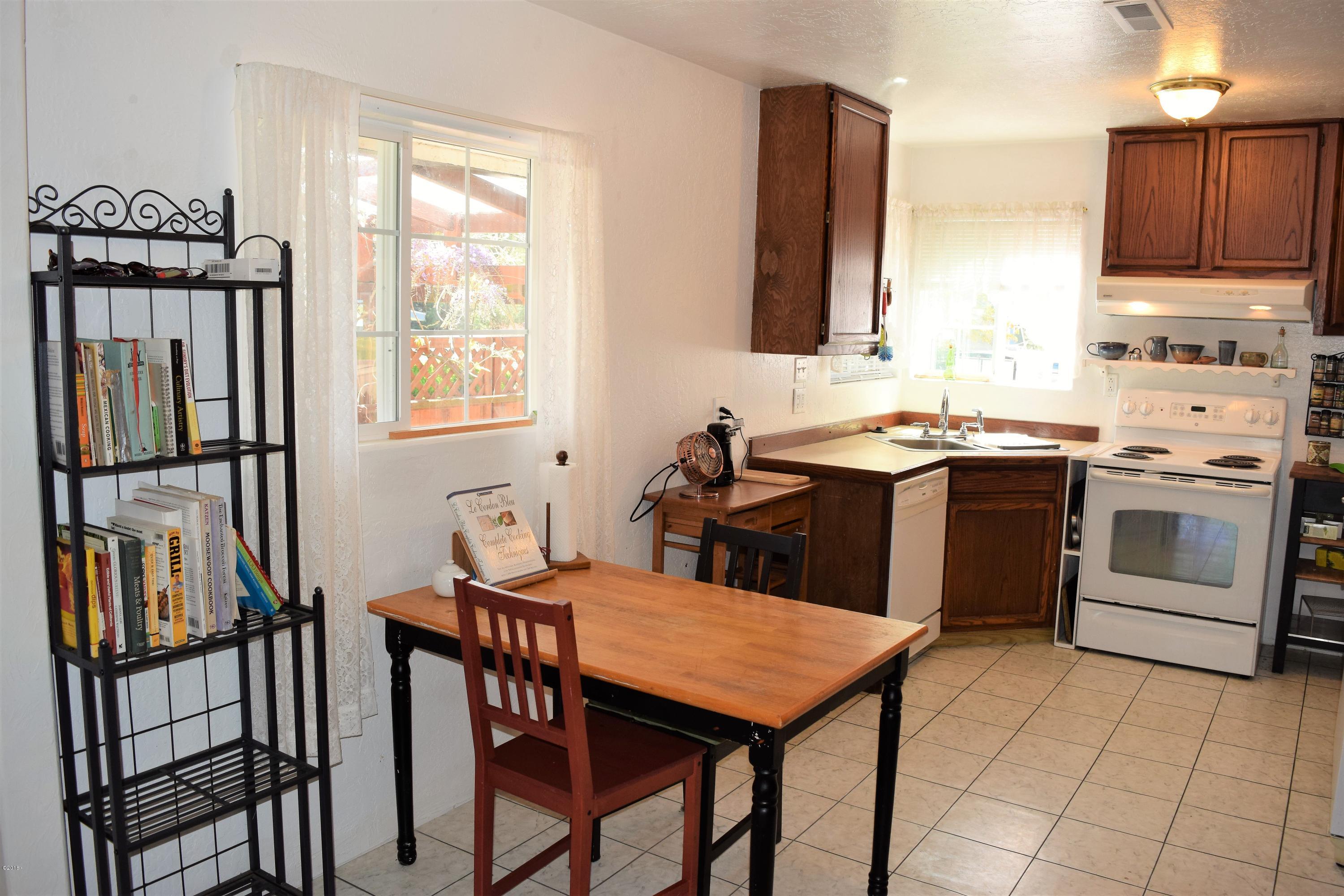 230 South 18th Street Reedsport, OR 97467 - Photo 5 of 17 5