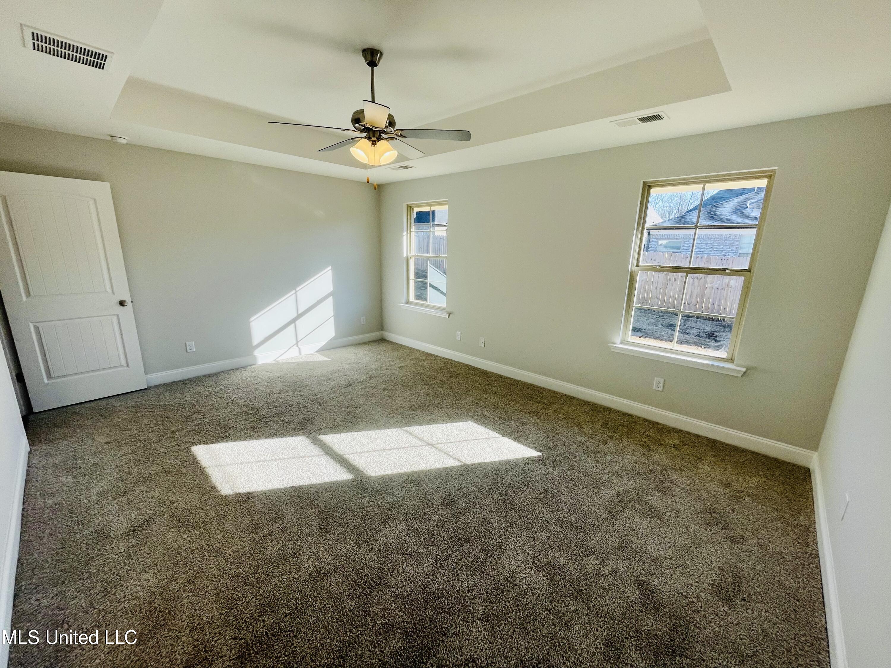 1525 Reece Drive South Southaven, MS 38671 - Photo 4 of 12 3965ED12-96A2-4DFB-A4F9-D55D050CC790