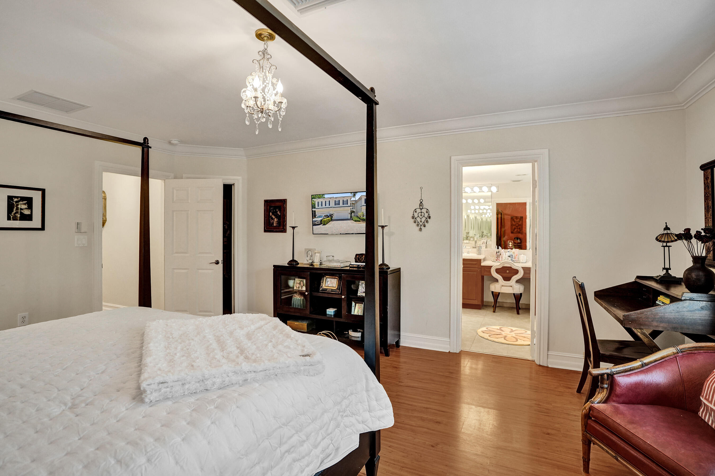 1127 North Victoria Park Road Fort Lauderdale, FL 33304 - Photo 23 of 45 DSC06903