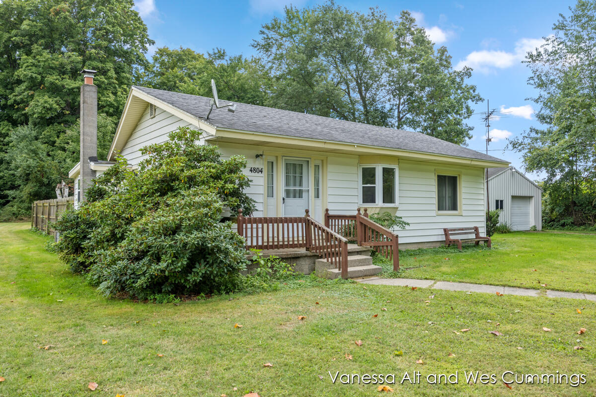 4804 Zahm Road Belding, MI 48809 - Photo 4 of 25 IMG_1003
