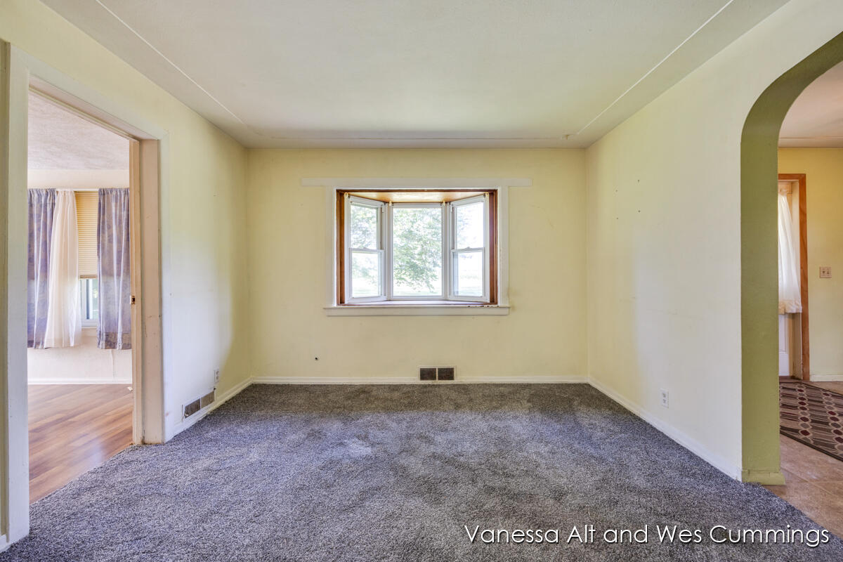 4804 Zahm Road Belding, MI 48809 - Photo 6 of 25 IMG_1005