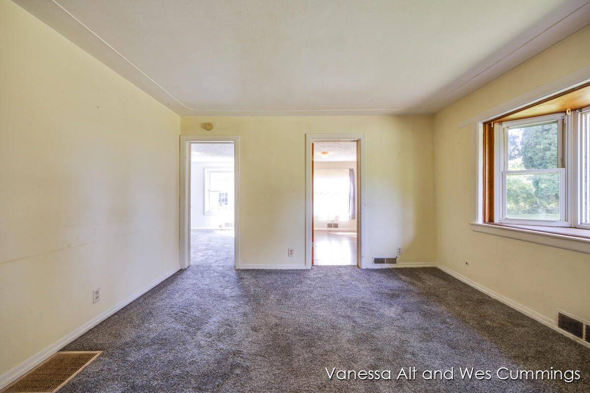 4804 Zahm Road Belding, MI 48809 - Photo 8 of 25 IMG_1007