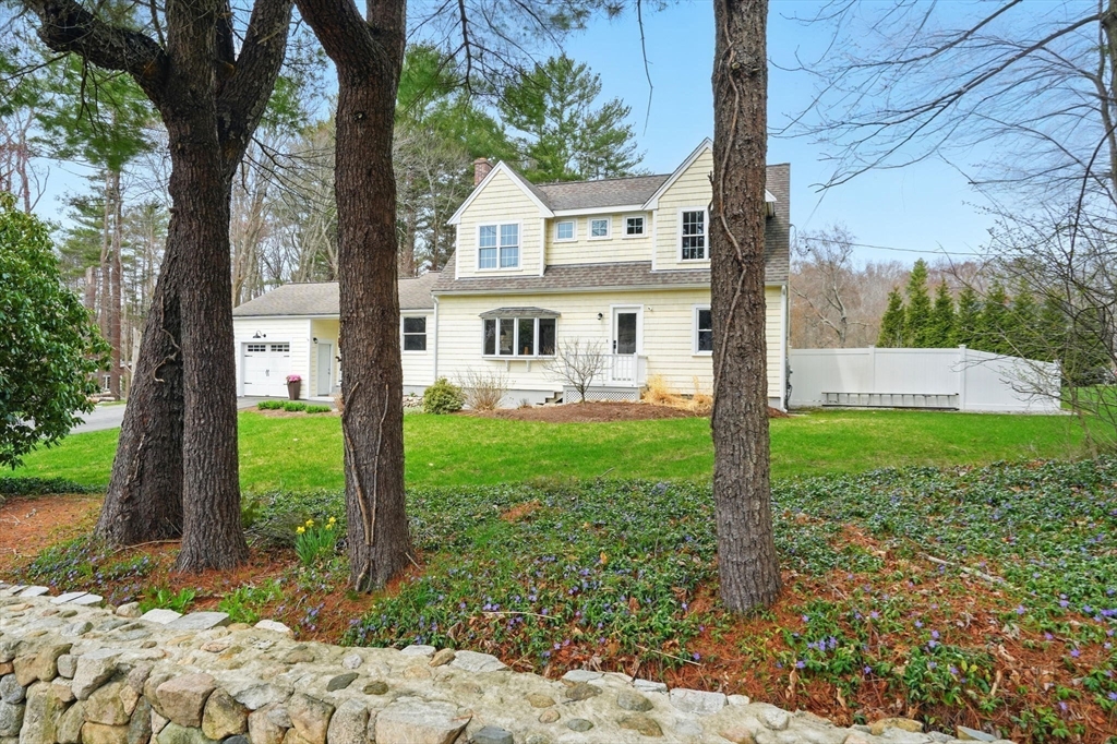 11 Old Oaken Bucket Road Norwell, MA 02061 - Photo 36 of 39 a front view of a house with garden