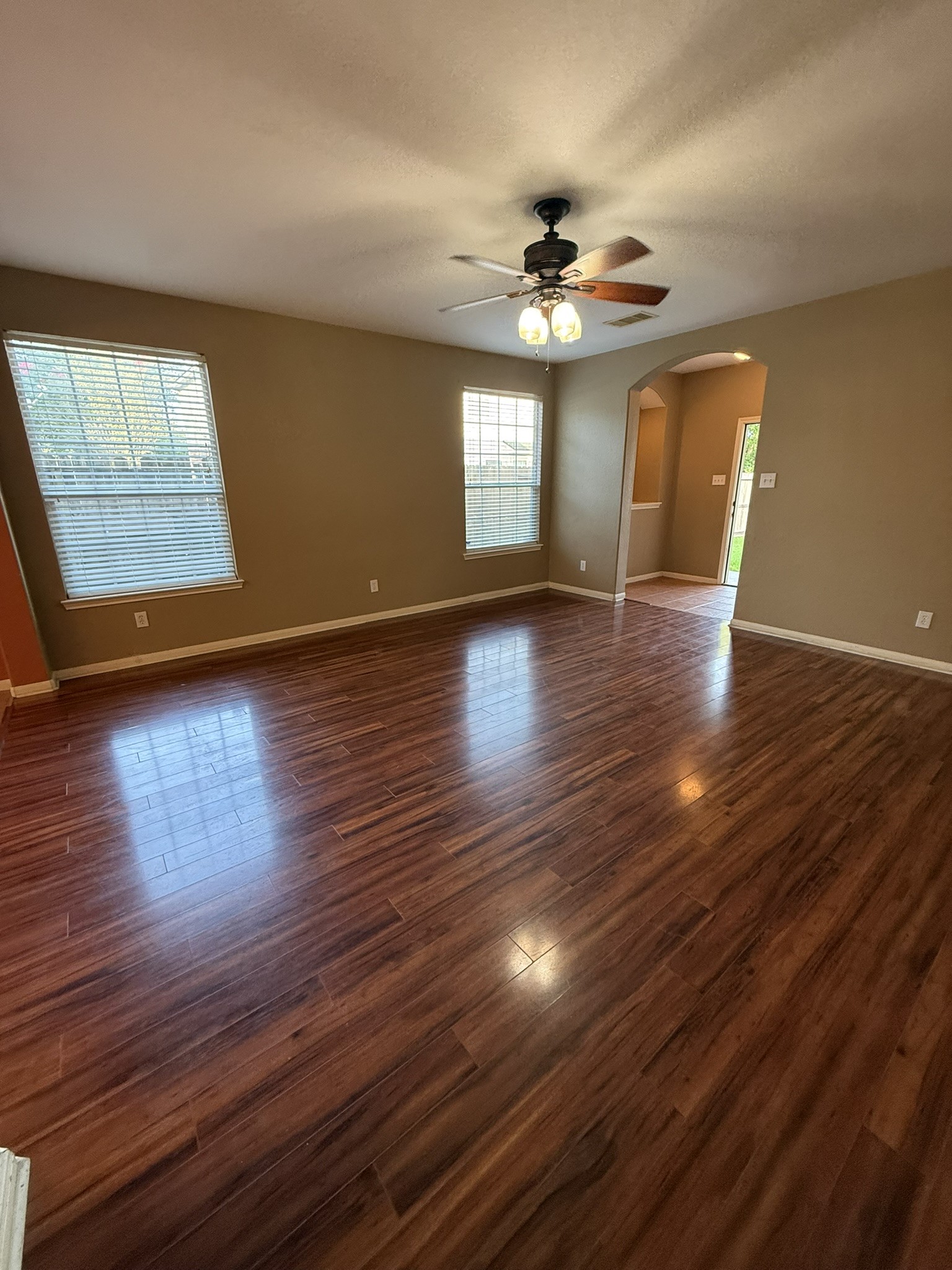 9429 Lambright Road Houston, TX 77075 - Photo 6 of 40 Soaring ceilings and high windows throughout the first floor.