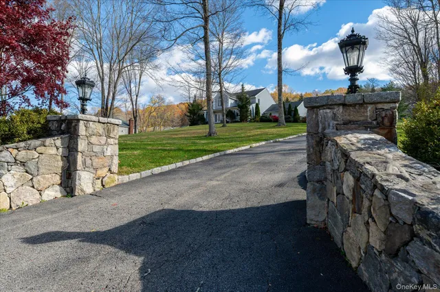 $789,000 | 468 Peekskill Hollow Road, Putnam Valley, NY 10579