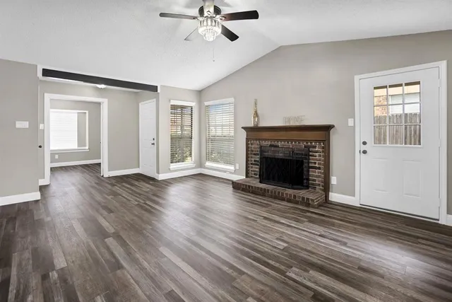 $1,800 | 108 Kings Row, Garland, TX 75043