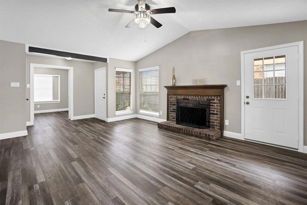 108 Kings Row Garland, TX 75043 - Photo 4 of 21