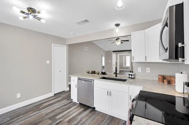 $1,800 | 108 Kings Row, Garland, TX 75043