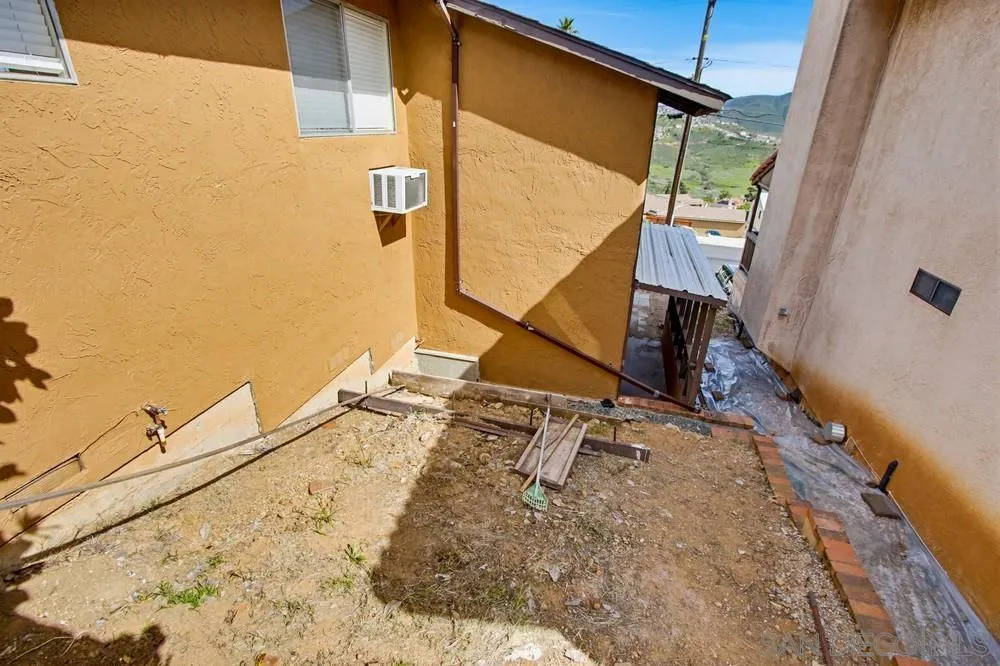 1234 Sangamon Avenue Spring Valley, CA 91977 - Photo 44 of 46