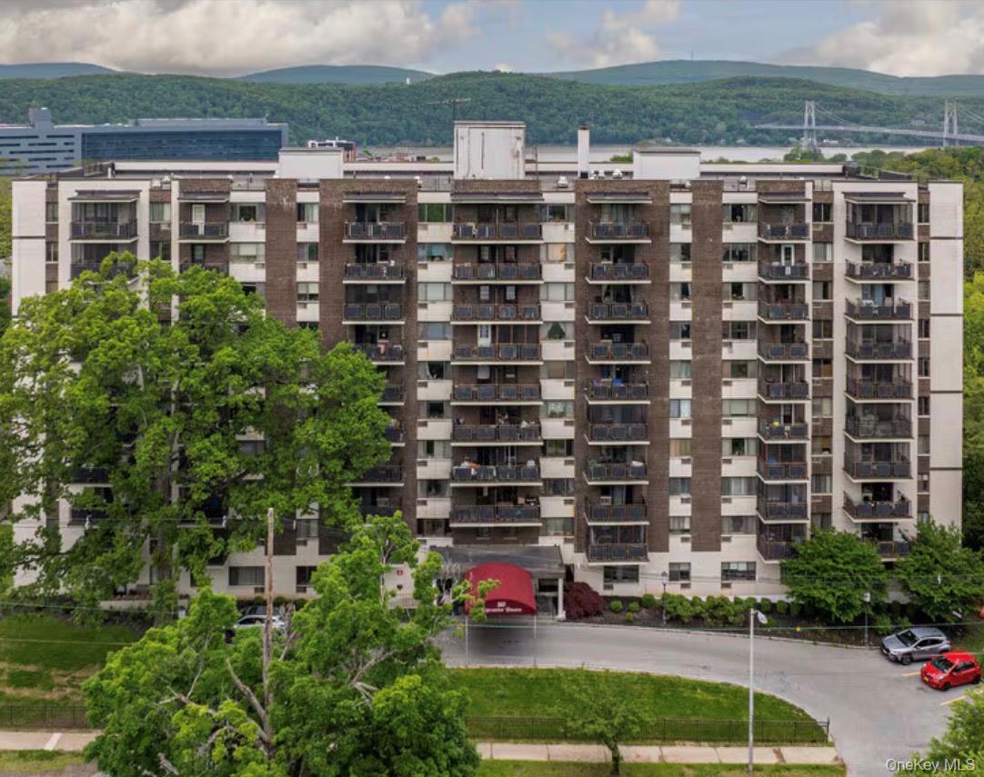 160 Academy Street, Unit 7H Poughkeepsie, NY 12601 - Photo 1 of 26