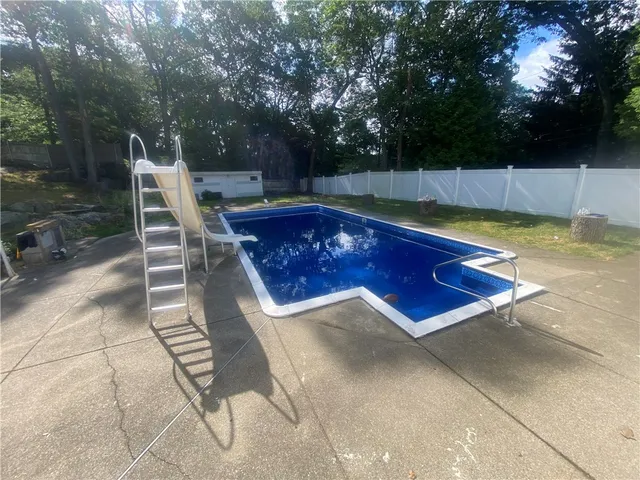 $699,900 | 109 Cobble Hill Road, Lincoln, RI 02865