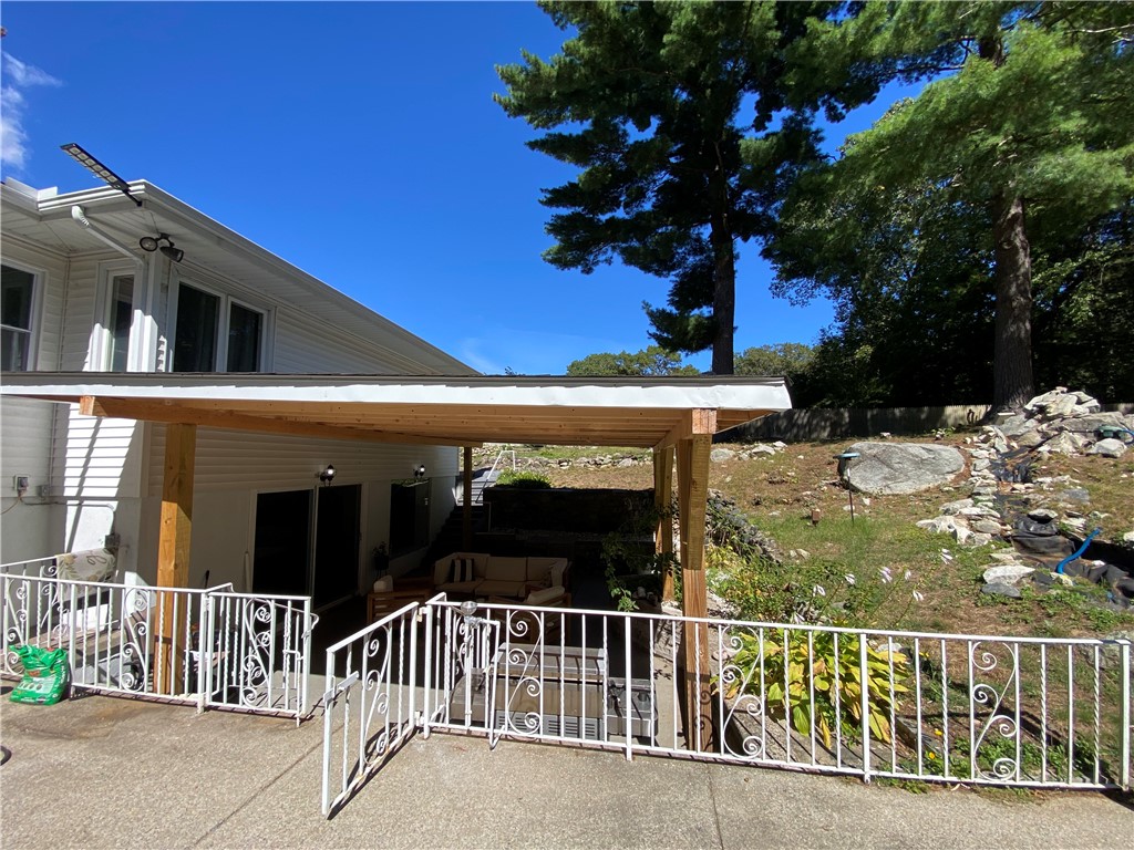 109 Cobble Hill Road Lincoln, RI 02865 - Photo 8 of 39