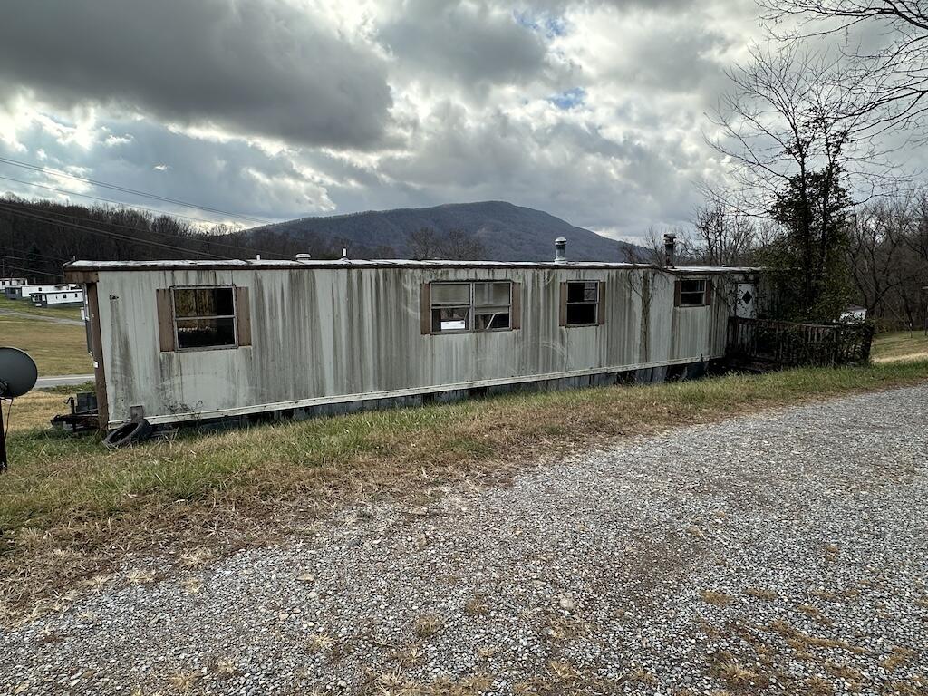 113 Verna Lane Narrows, VA 24124 - Photo 11 of 24 a backyard of a house with lots of green space