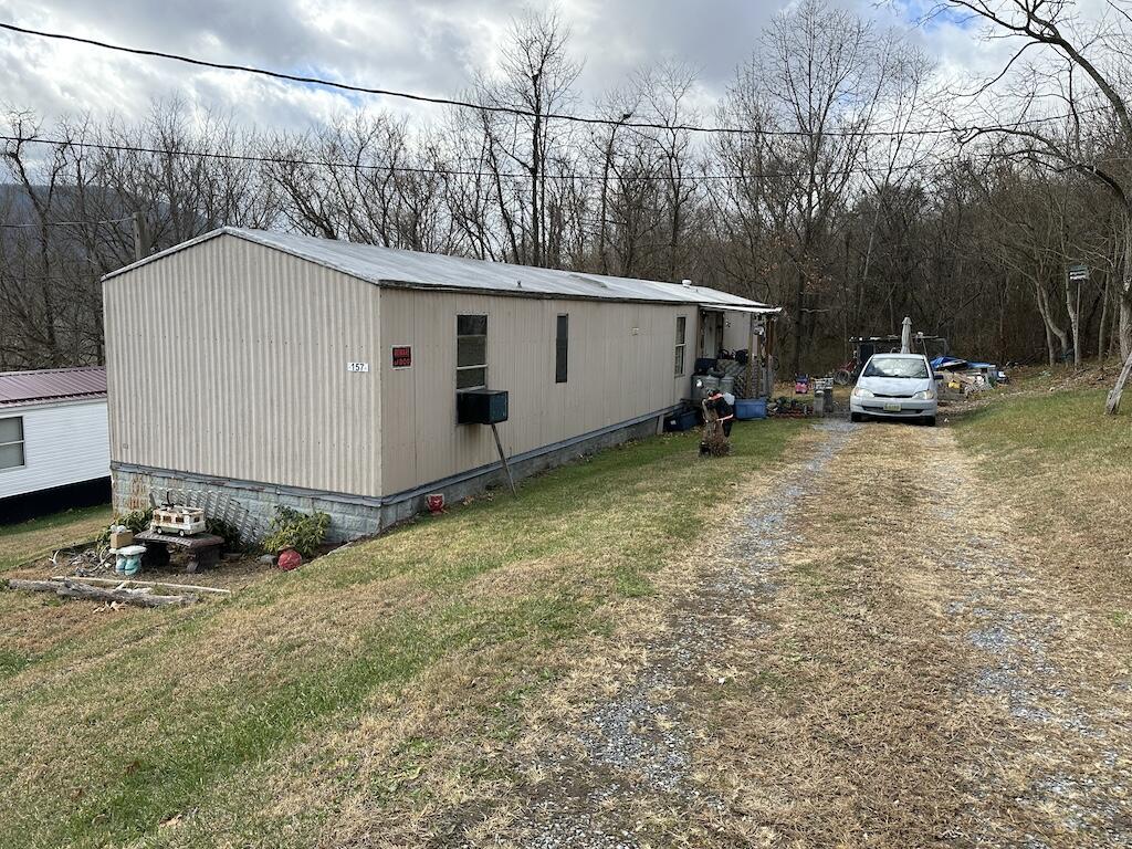 113 Verna Lane Narrows, VA 24124 - Photo 9 of 24 a view of a back yard of the house