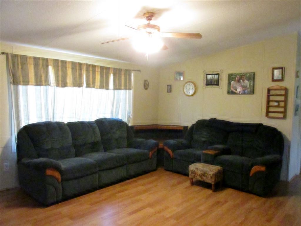 1228 Broadway Lake Road Anderson, SC 29621 - Photo 2 of 13 Gallery Image 2