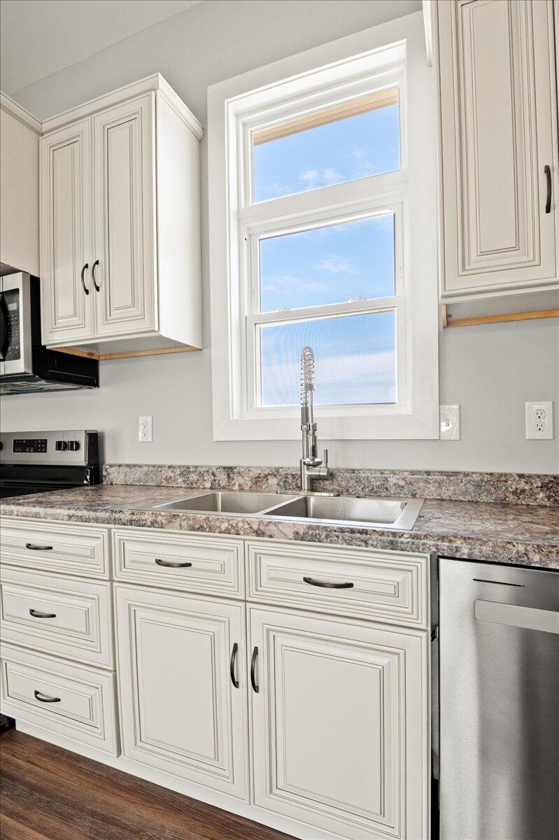 1234 Lloyd Hollow Road Corbin, KY 40701 - Photo 13 of 35 12-Kitchen Area