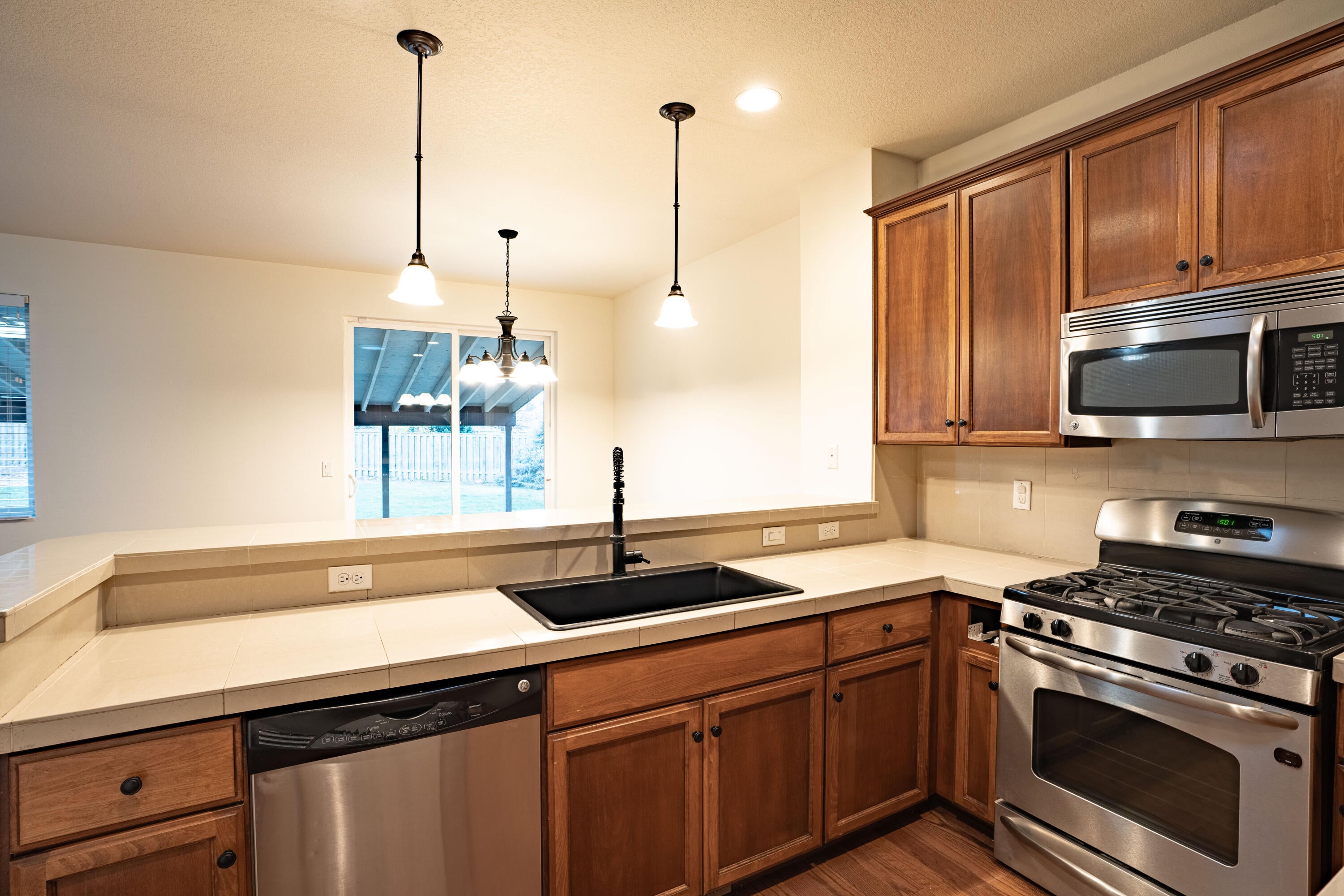 2953 Southwest 50th Street Redmond, OR 97756 - Photo 15 of 32 DSC01955-HDR