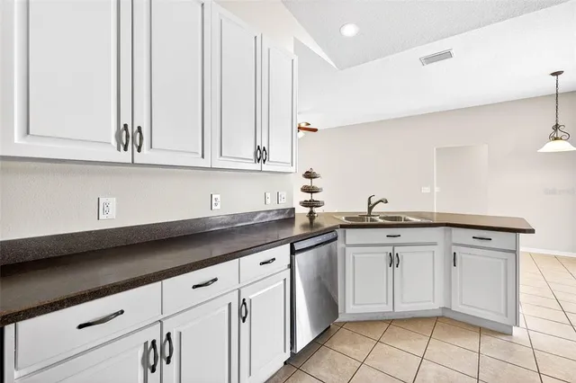 $2,900 | 31224 Crestmont Court, Wesley Chapel, FL 33543