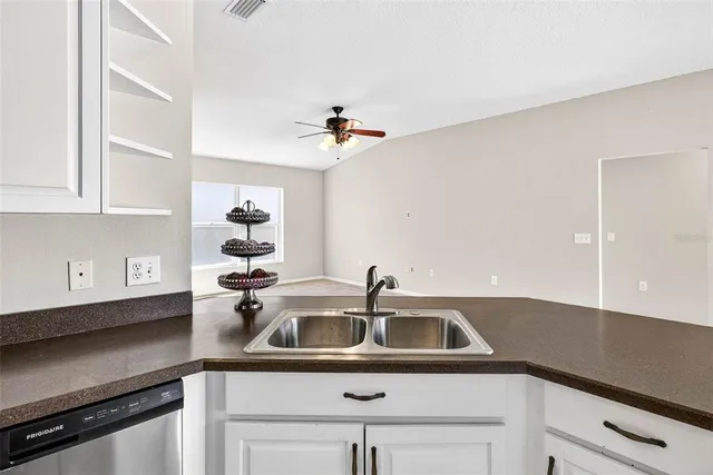 $2,900 | 31224 Crestmont Court, Wesley Chapel, FL 33543