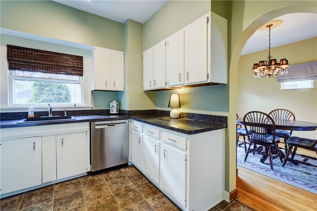 329 Scholfield Road Irondequoit, NY 14617 - Photo 16 of 38