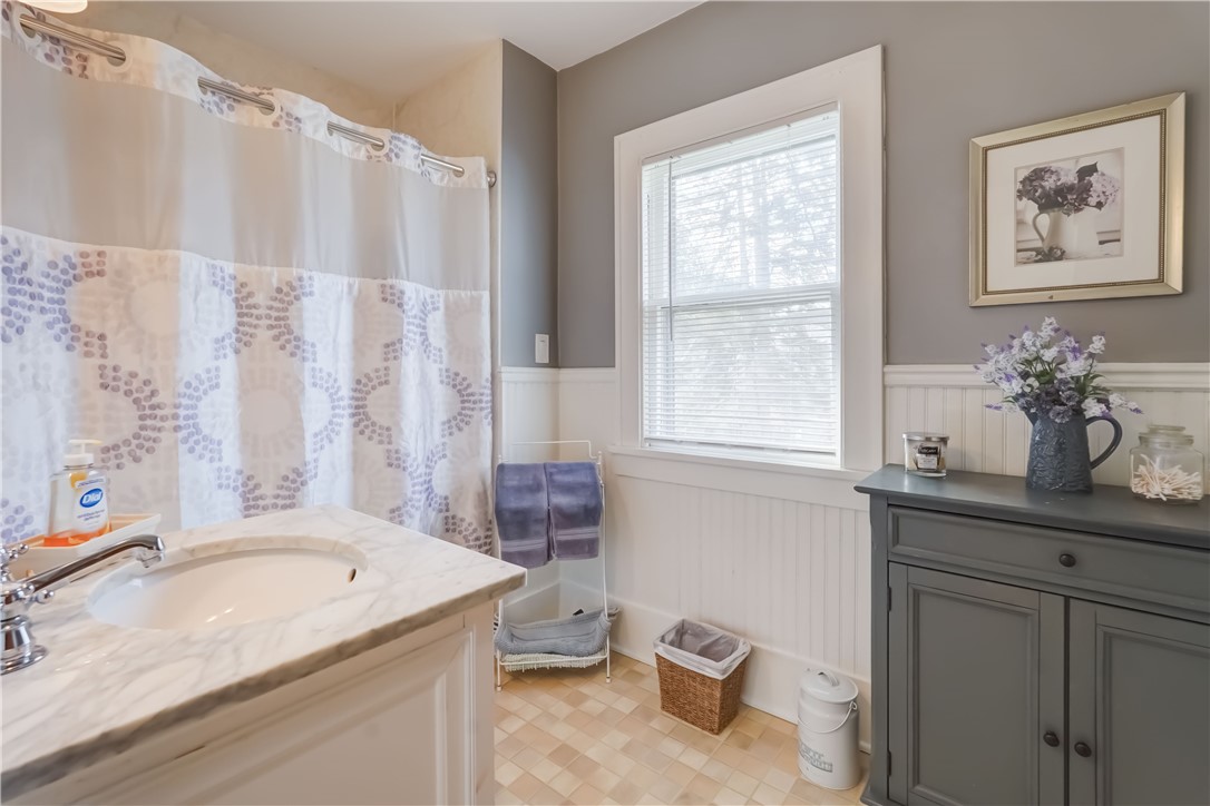 329 Scholfield Road Irondequoit, NY 14617 - Photo 21 of 38