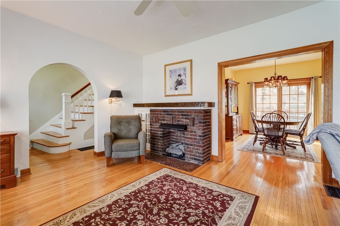 329 Scholfield Road Irondequoit, NY 14617 - Photo 7 of 38