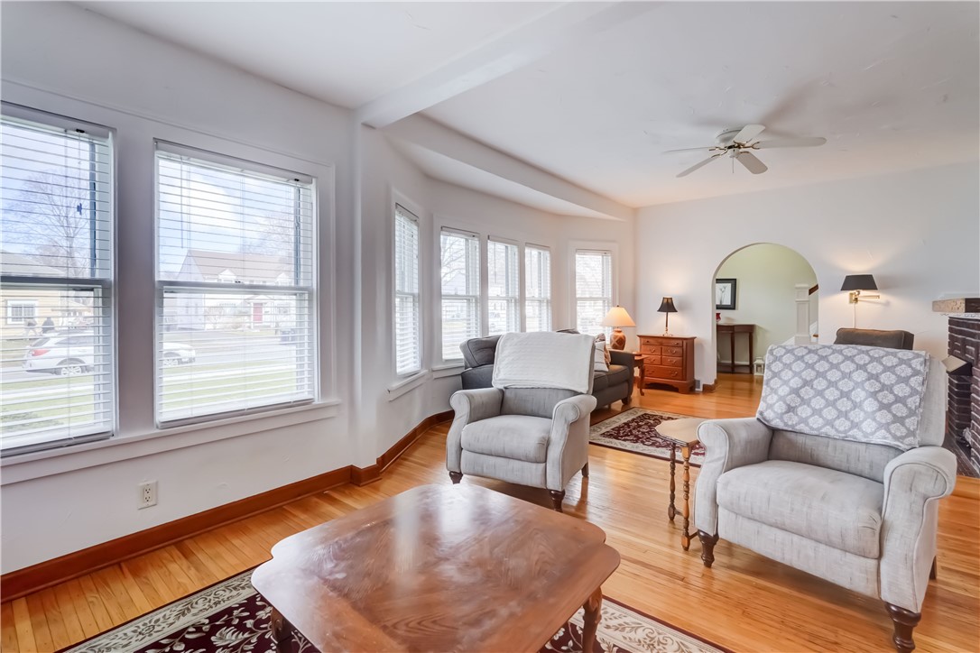 329 Scholfield Road Irondequoit, NY 14617 - Photo 8 of 38