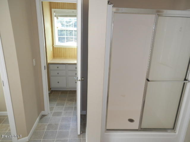 3152 Lawrence Road Redding, CA 96002 - Photo 14 of 31 14. MASTER BATHROOM VIEW 2
