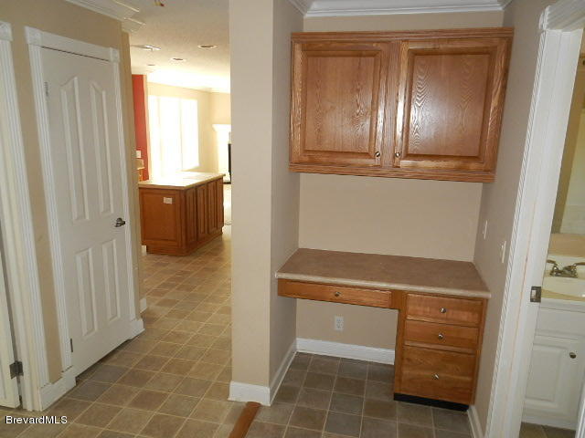 3152 Lawrence Road Redding, CA 96002 - Photo 21 of 31 21. HALLWAY WORKSTATION
