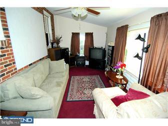1436 New Holland Road Shillington, PA 19607 - Photo 6 of 12 Living Room