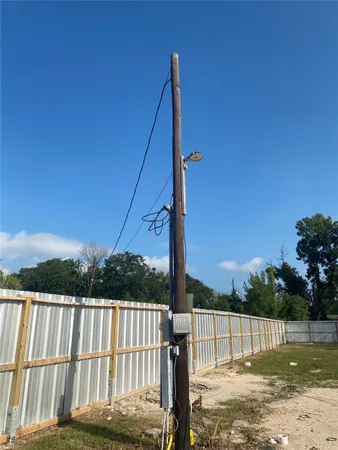 a view of a back yard of the house