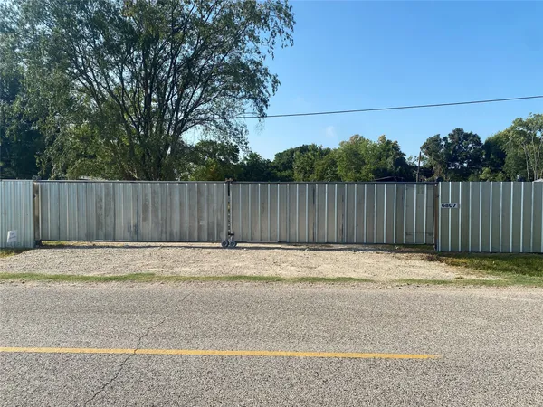 $3,400 | 6807 Spindle Drive, Houston, TX 77086