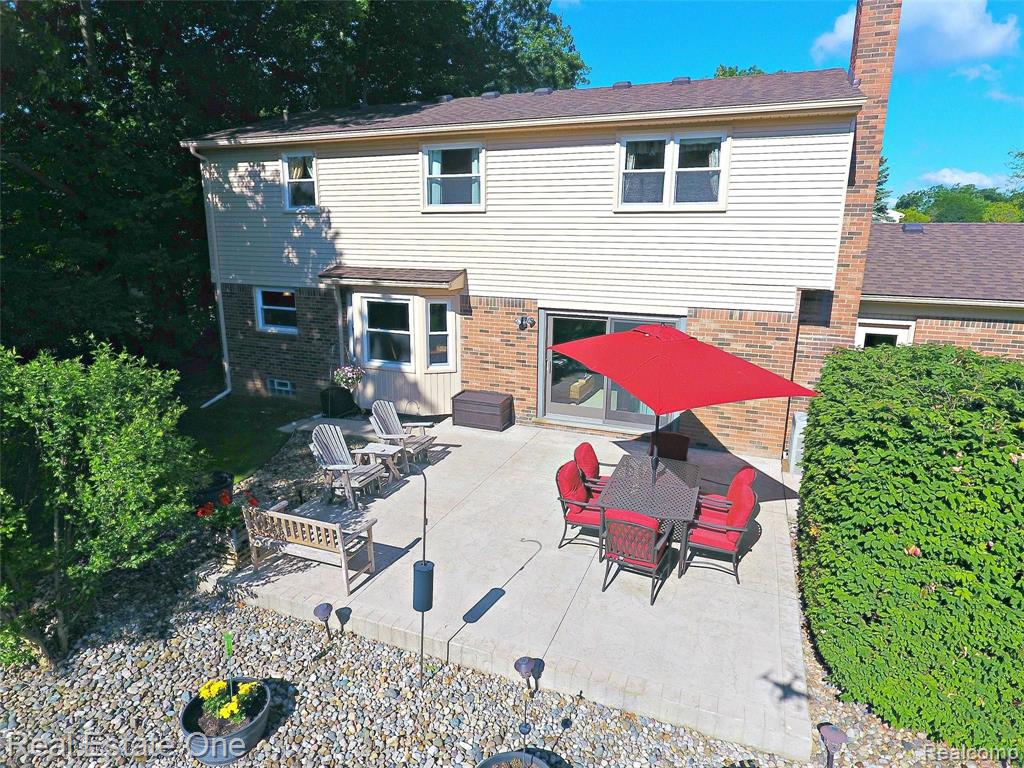 21602 Welch Road Northville, MI 48167 - Photo 6 of 29