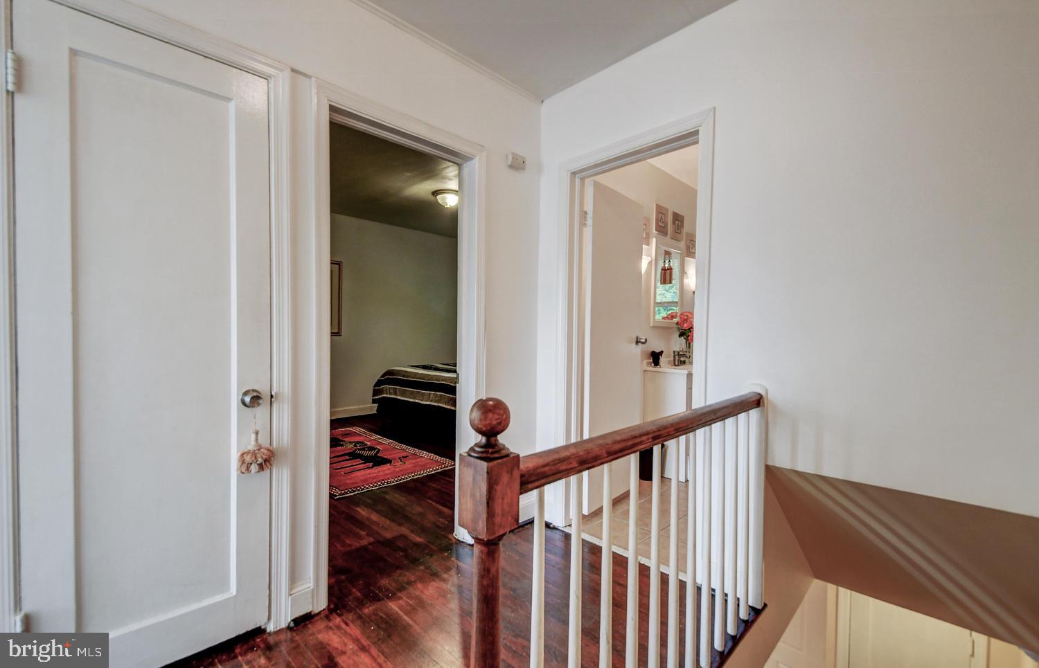 1649 Stonewood Road Baltimore, MD 21239 - Photo 17 of 31 Hallway