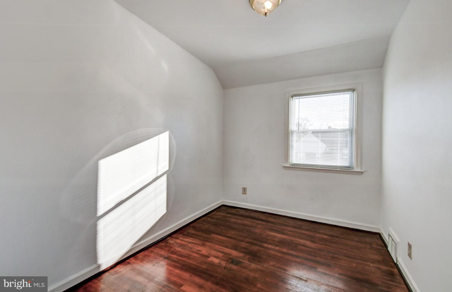 1649 Stonewood Road Baltimore, MD 21239 - Photo 20 of 31 Bedroom