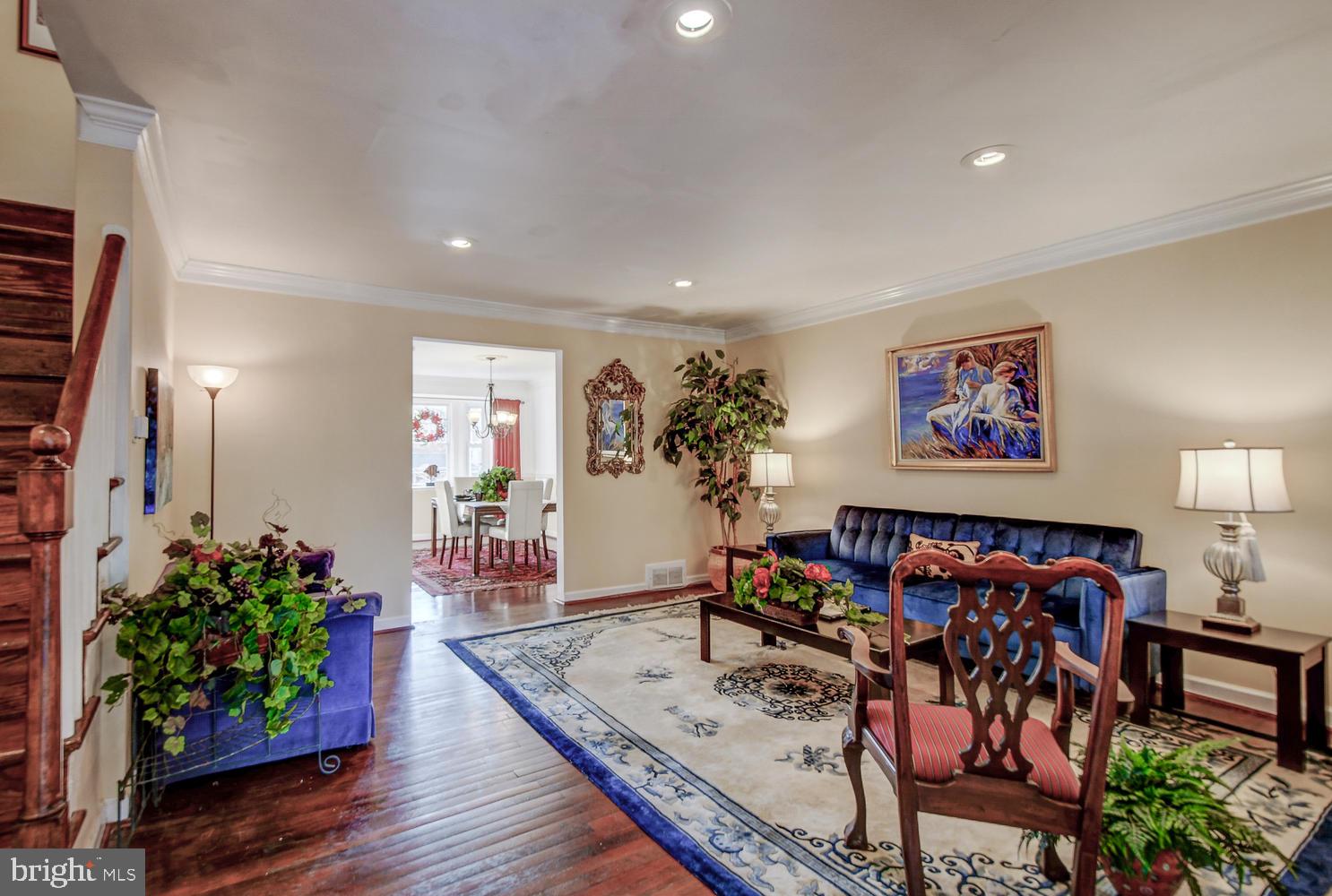 1649 Stonewood Road Baltimore, MD 21239 - Photo 6 of 31 Living Room