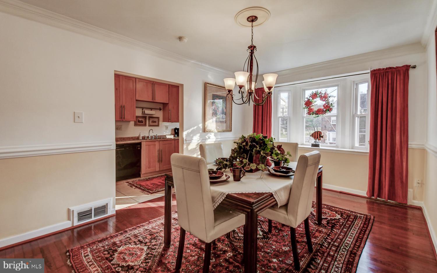1649 Stonewood Road Baltimore, MD 21239 - Photo 10 of 31 Dining Room