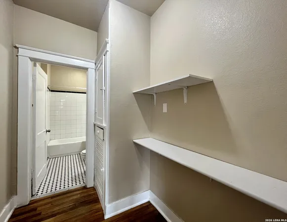 $595 | 1539 West Woodlawn Avenue, Unit 2, San Antonio, TX 78201